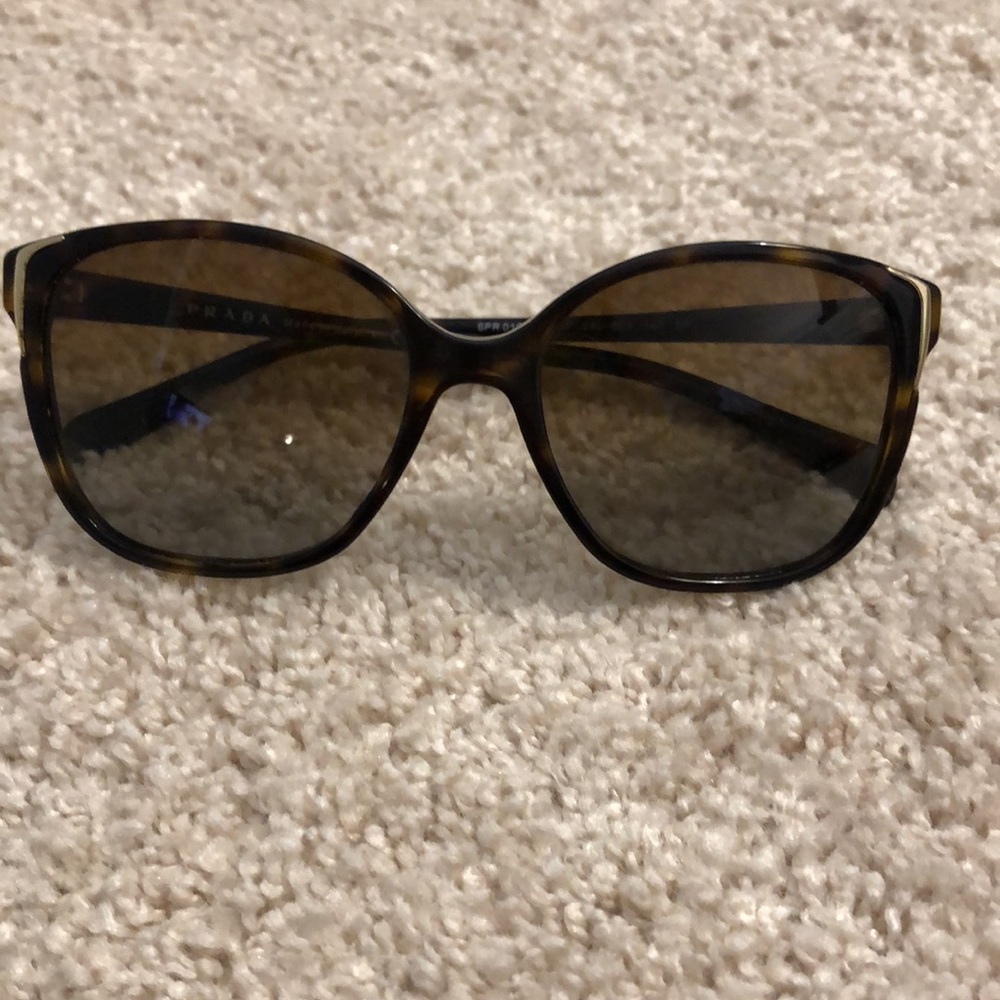 Prada brown sunglasses with gray brown Lens.new📸